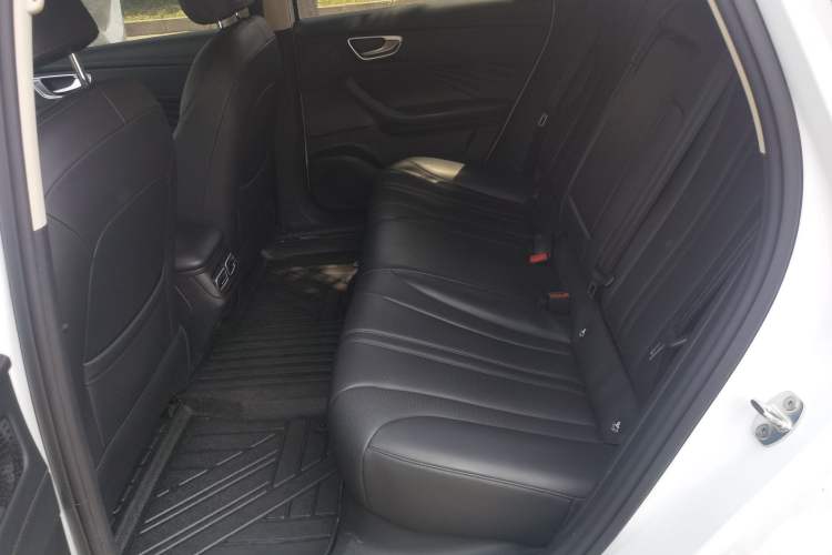 Used Roewe D7 2023 DMH 125km Superior Edition Left Rear Seat