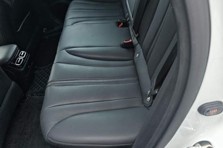 Used Roewe D7 2023 DMH 125km Superior Edition Left Rear Seat