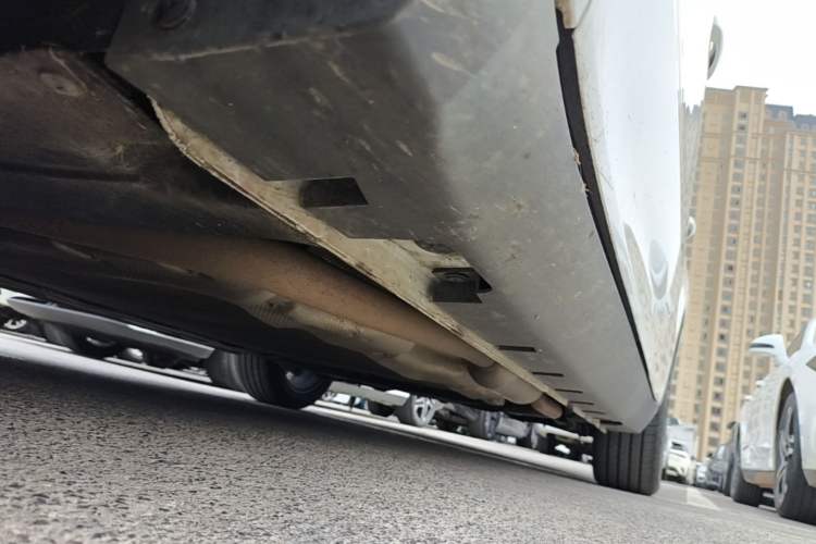 Used Roewe D7 2023 DMH 125km Superior Edition Left Side Sill