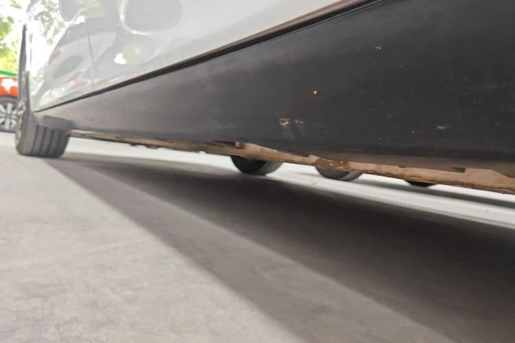Used Roewe D7 2023 EV 510km Rear-Drive Flagship Edition Left Side Sill