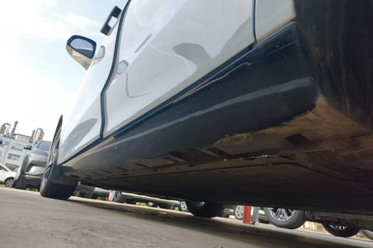 Used Roewe D7 2023 EV 510km Rear-Drive Flagship Edition Left Side Sill