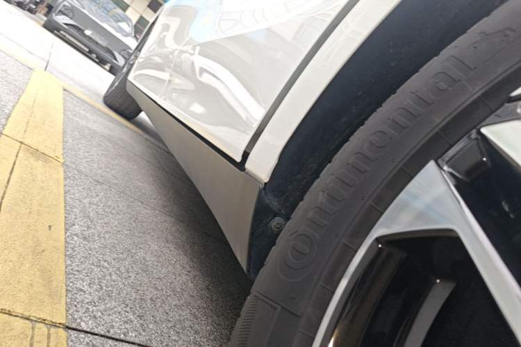 Used Roewe D7 2023 DMH 125km Superior Edition Left Side Sill