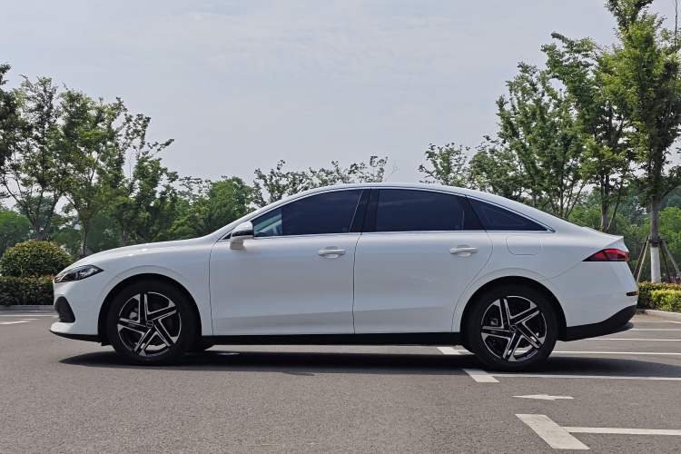 Used Roewe D7 2023 DMH 125km Superior Edition Left Side