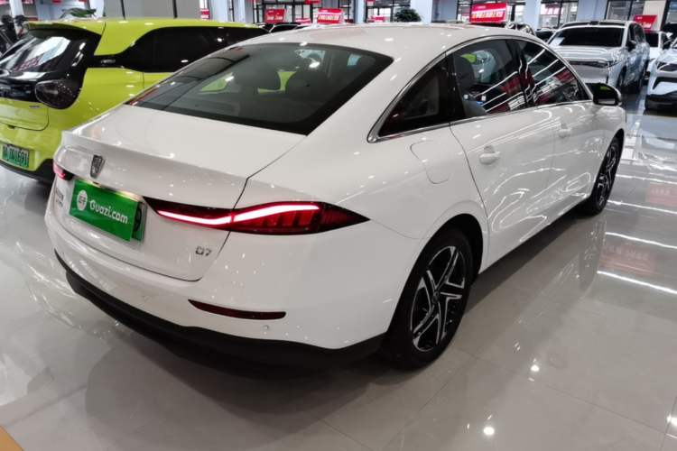 Used Roewe D7 2023 DMH 125km Superior Edition Rear Right 45 Deg