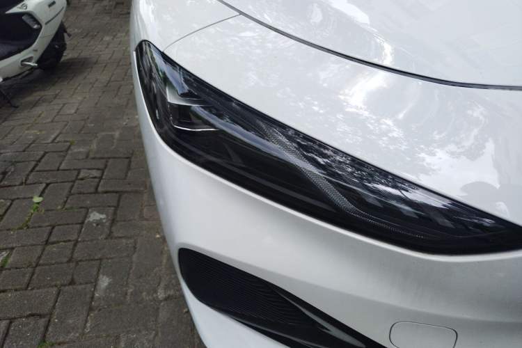 Used Roewe D7 2023 DMH 125km Excellence Edition Right Front Headlight