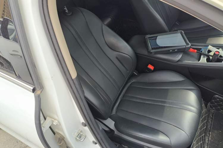 Used Roewe D7 2023 DMH 125km Superior Edition Right Front Seat