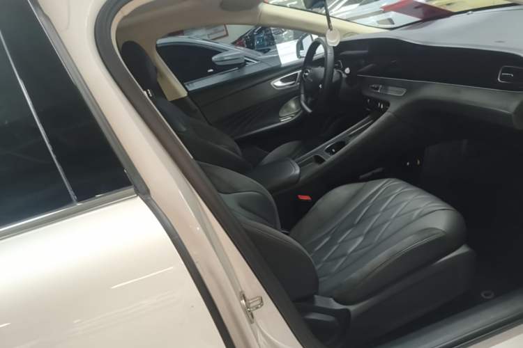Used Roewe D7 2023 EV 510km Rear-Drive Excellence Edition Right Front Seat