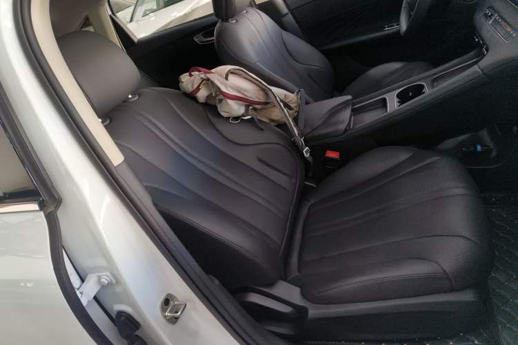 Used Roewe D7 2023 DMH 125km Superior Edition Right Front Seat