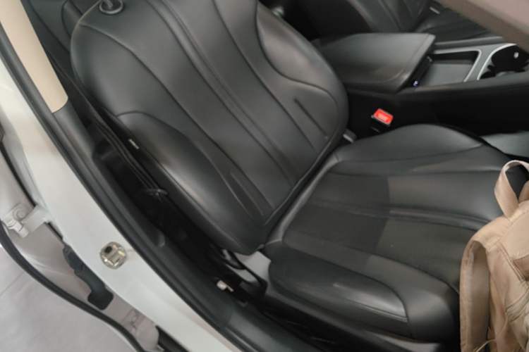 Used Roewe D7 2023 DMH 125km Superior Edition Right Front Seat