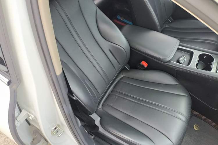 Used Roewe D7 2023 DMH 125km Superior Edition Right Front Seat