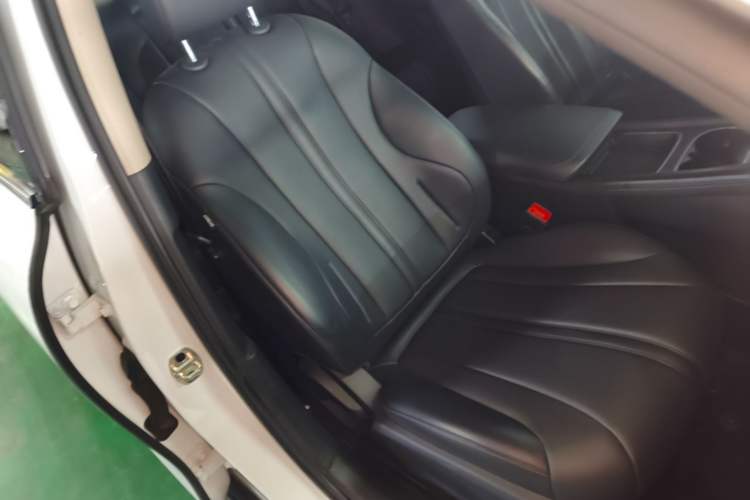 Used Roewe D7 2023 DMH 125km Superior Edition Right Front Seat