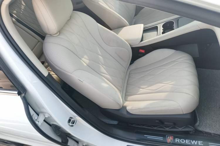 Used Roewe D7 2023 EV 510km Rear-Drive Flagship Edition Right Front Seat