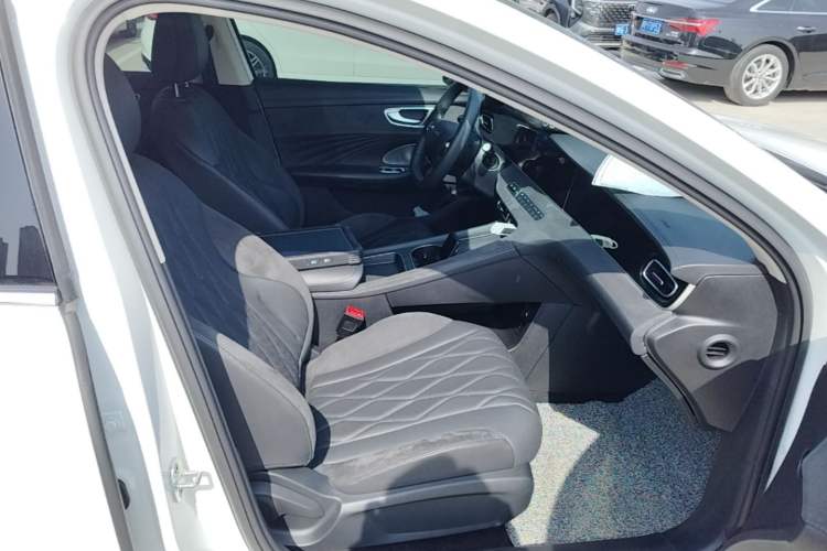 Used Roewe D7 2023 DMH 125km Excellence Edition Right Front Seat