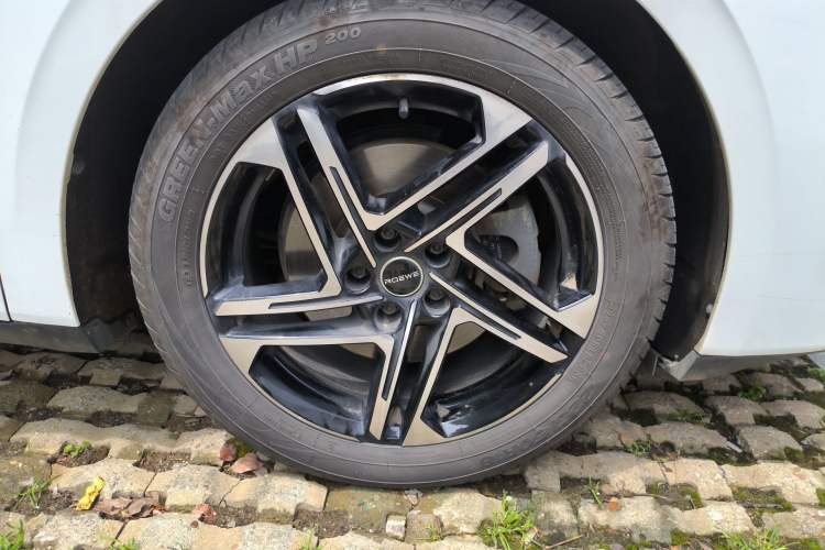 Used Roewe D7 2023 DMH 125km Flagship Edition Right Front Wheel Hub