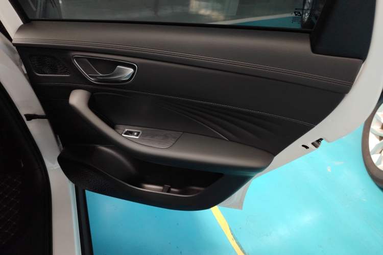 Used Roewe D7 2023 DMH 125km Superior Edition Right Rear Door Interior