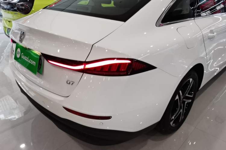 Used Roewe D7 2023 DMH 125km Superior Edition Right Rear Taillight