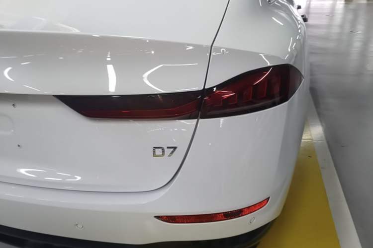 Used Roewe D7 2023 EV 510km Rear-Drive Excellence Edition Right Rear Taillight