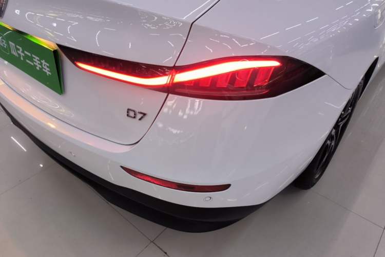 Used Roewe D7 2023 DMH 125km Excellence Edition Right Rear Taillight