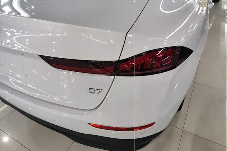Used Roewe D7 2023 DMH 125km Superior Edition Right Rear Taillight