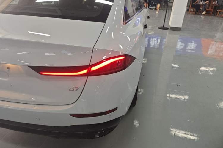 Used Roewe D7 2023 EV 510km Rear-Drive Excellence Edition Right Rear Taillight