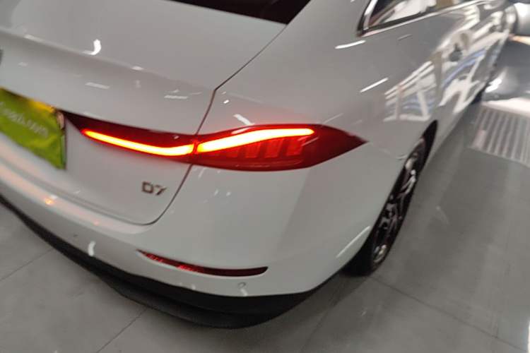 Used Roewe D7 2023 DMH 125km Superior Edition Right Rear Taillight