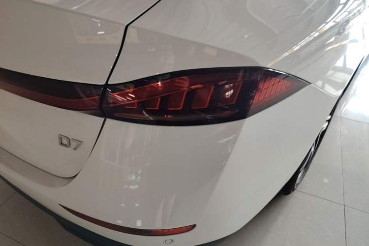 Used Roewe D7 2023 DMH 125km Superior Edition Right Rear Taillight