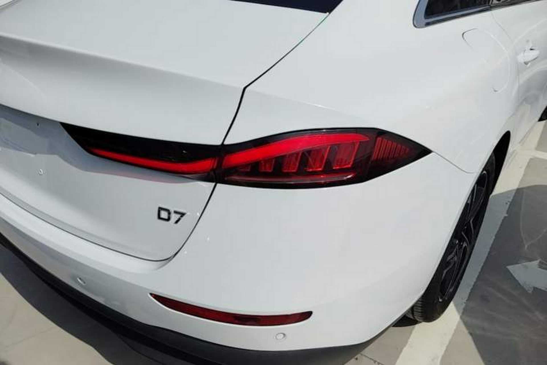 Used Roewe D7 2023 DMH 125km Excellence Edition Right Rear Taillight