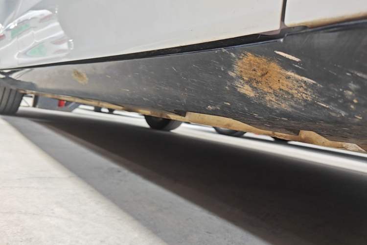Used Roewe D7 2023 EV 510km Rear-Drive Flagship Edition Right Side Sill