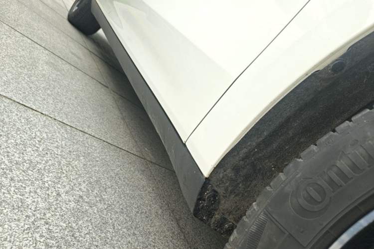 Used Roewe D7 2023 DMH 125km Superior Edition Right Side Sill