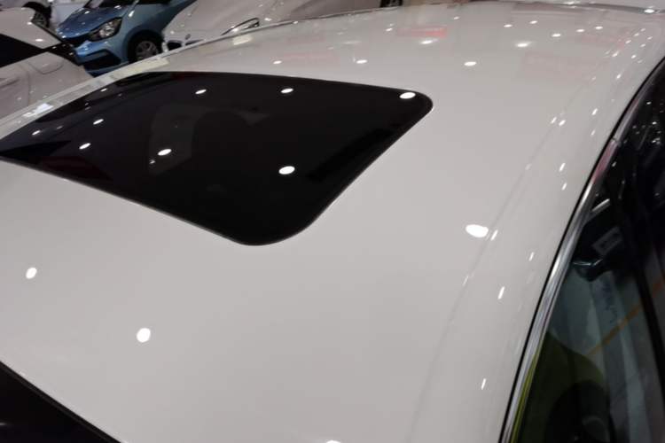 Used Roewe D7 2023 DMH 125km Superior Edition Roof