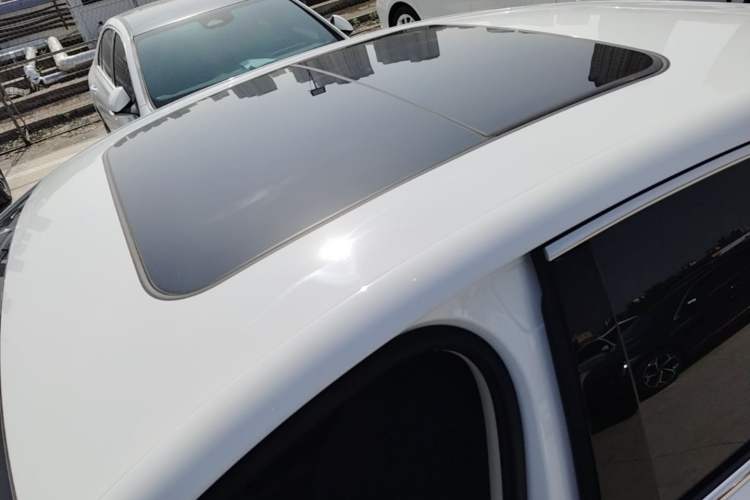 Used Roewe D7 2023 DMH 125km Excellence Edition Roof
