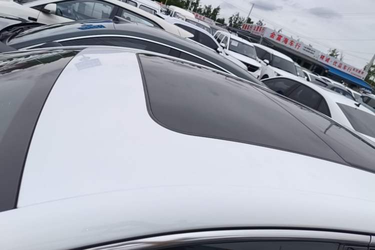 Used Roewe D7 2023 EV 610 km Range Rear-Drive Flagship Model Roof