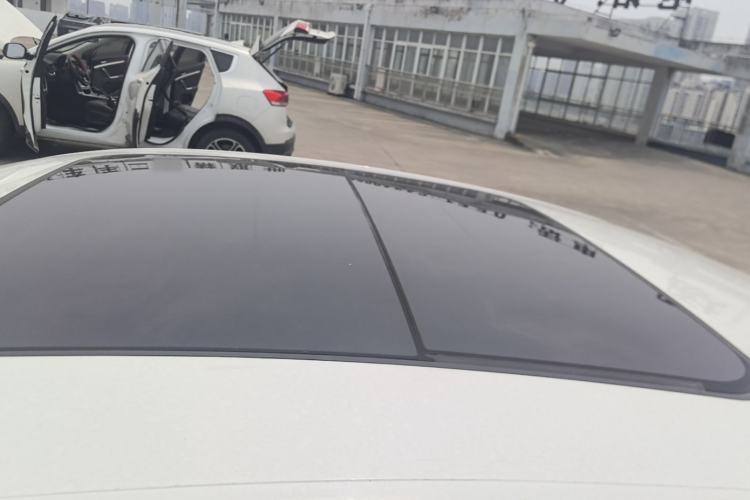 Used Roewe D7 2023 DMH 125km Excellence Edition Roof