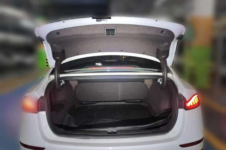 Used Roewe D7 2023 DMH 125km Excellence Edition Trunk