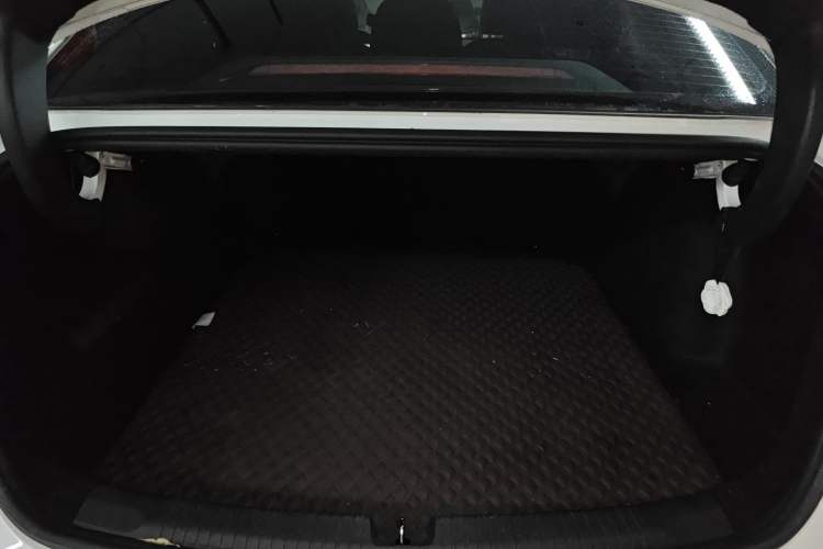 Used Roewe D7 2023 DMH 125km Superior Edition Trunk