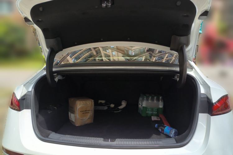 Used Roewe D7 2023 DMH 125km Flagship Edition Trunk