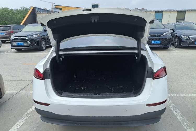 Used Roewe D7 2023 DMH 125km Superior Edition Trunk