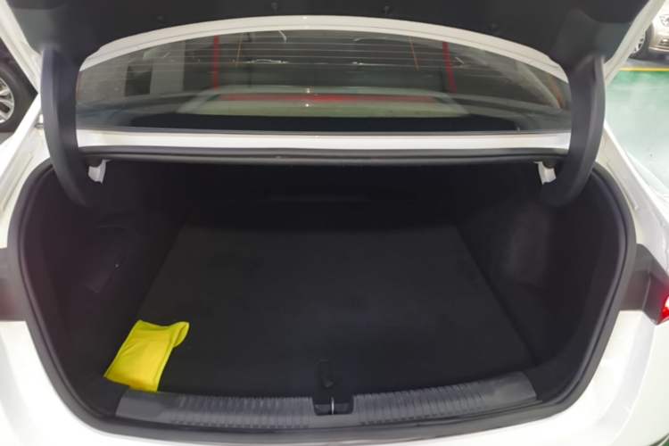 Used Roewe D7 2023 DMH 125km Superior Edition Trunk