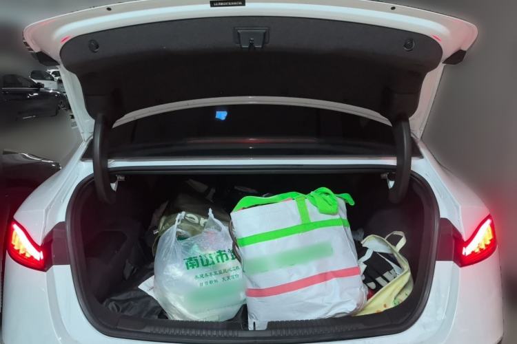Used Roewe D7 2023 DMH 125km Excellence Edition Trunk
