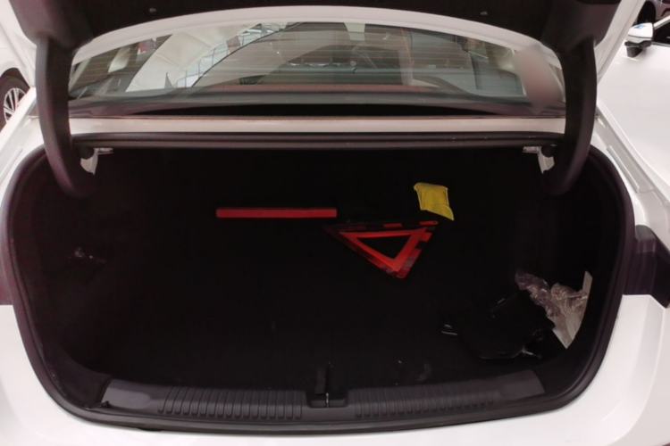 Used Roewe D7 2023 DMH 125km Superior Edition Trunk