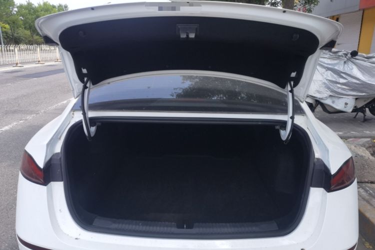 Used Roewe D7 2023 DMH 125km Superior Edition Trunk