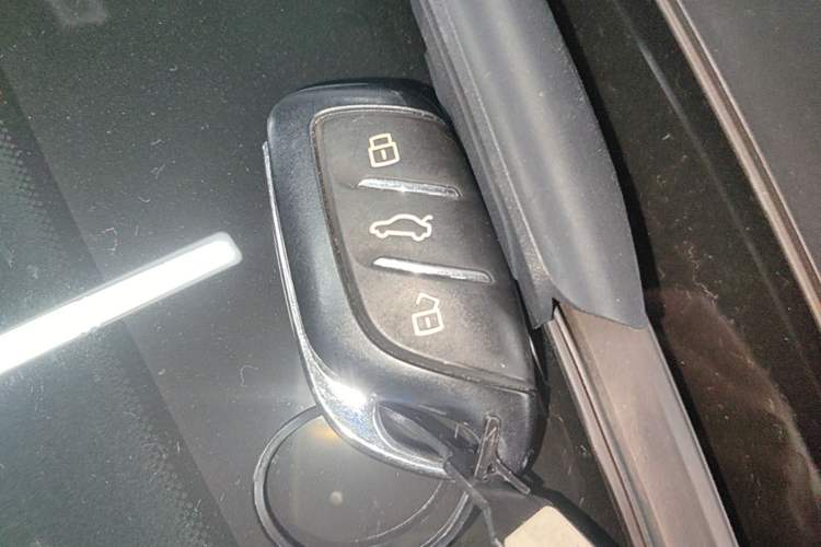 Used Roewe D7 2023 DMH 125km Superior Edition Vehicle Key