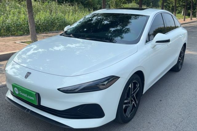 Ojetý Roewe D7 2023 DMH 125km Superior Edition