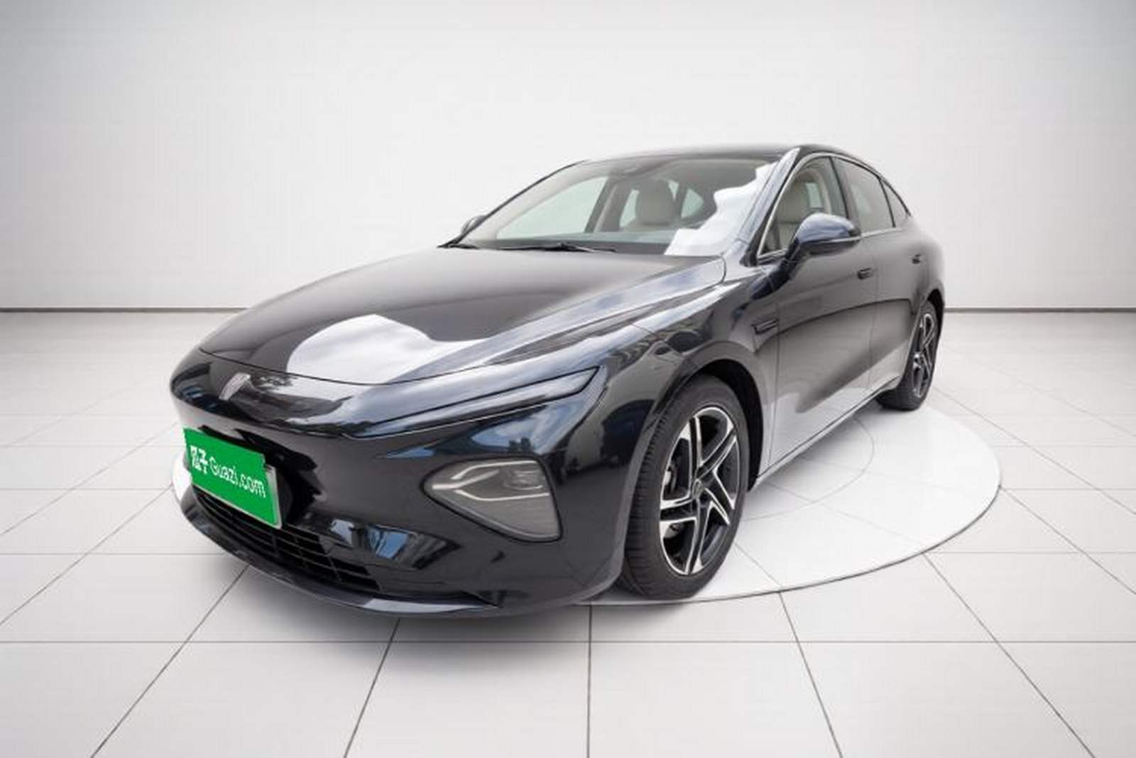 Фото Roewe с площадки