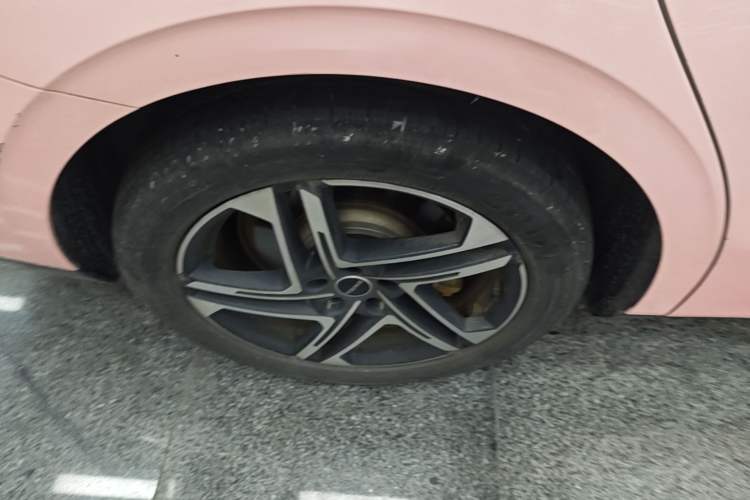 Used Roewe D7 2024 EV 510km Travel Edition Right Rear Wheel Hub