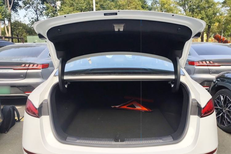 Used Roewe D7 2024 EV 510km Travel Edition Trunk