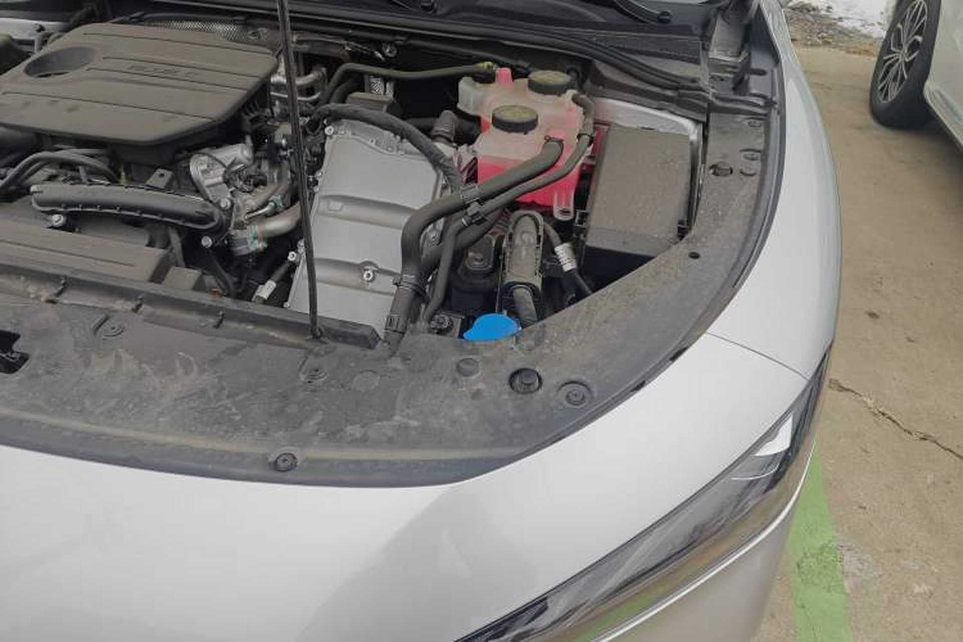 Used Roewe D7 2025 DMH 125km World Champion Excellence Edition Engine Bay Left