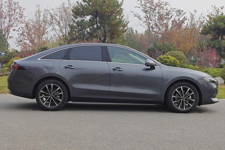 Used Roewe D7 2025 DMH 125km World Champion Excellence Edition Exterior 3