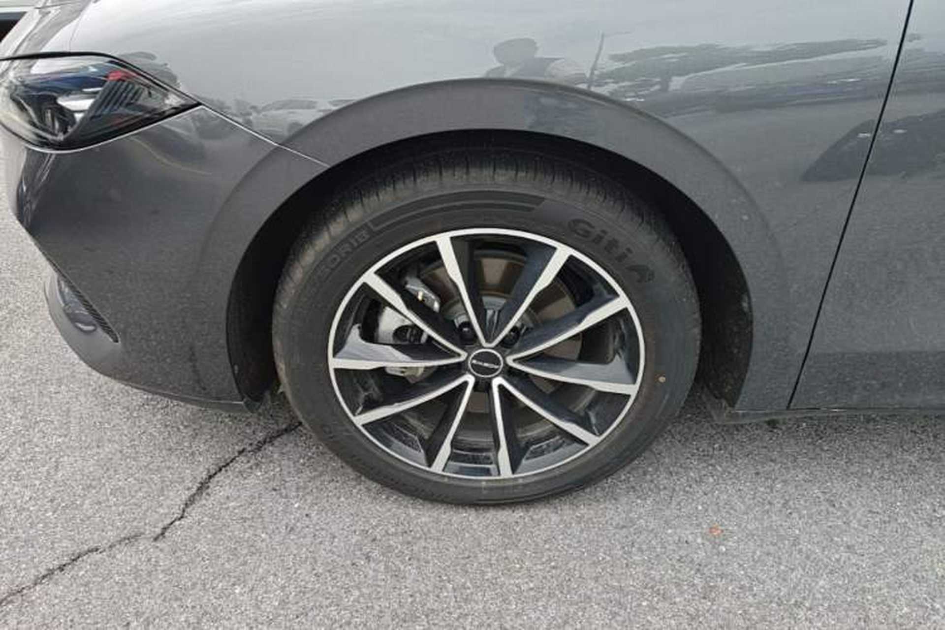 Used Roewe D7 2025 DMH 125km World Champion Edition Exterior 4