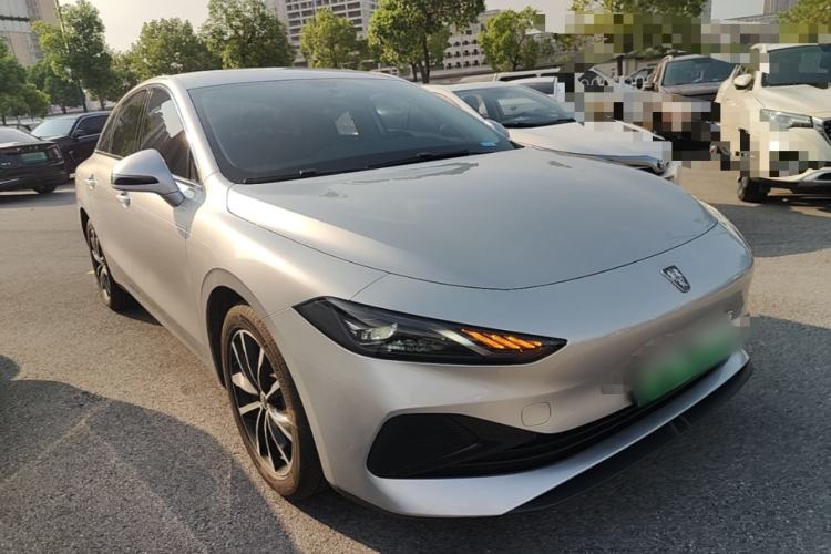 Used Roewe D7 2025 DMH 125km World Champion Edition Front Right 45 Deg